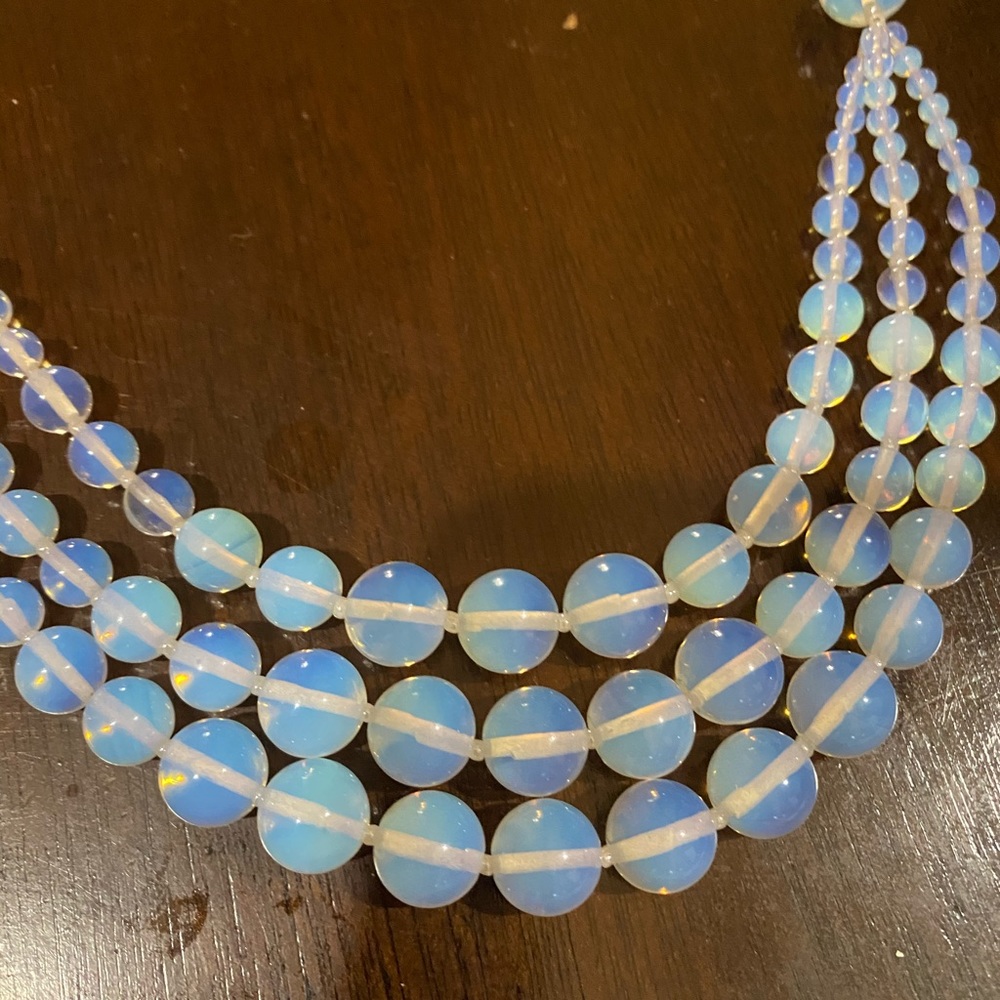Beautiful necklace. - Picture 3 of 4